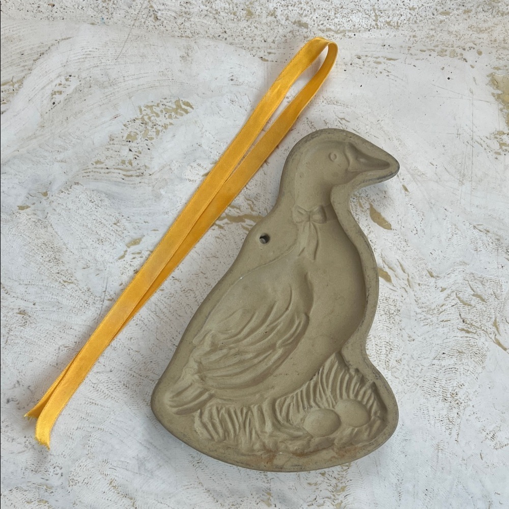 Vintage Brown Bag Cookie Art Mold Duck/Goose with Eggs and ribbon 1986